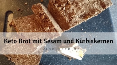 Mehr über den Artikel erfahren Brot mit Sesam und Kürbiskernen