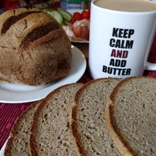 Keto Bäckerbrot zum Frühstück