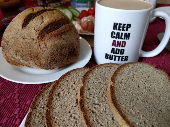 Keto Bäckerbrot zum Frühstück für einen entspannten Tagesablauf mit Keto