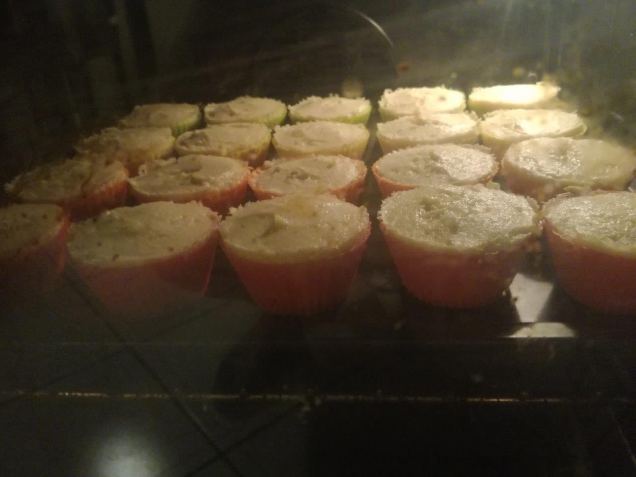 Kokos und Buttercreme Cupcakes backen