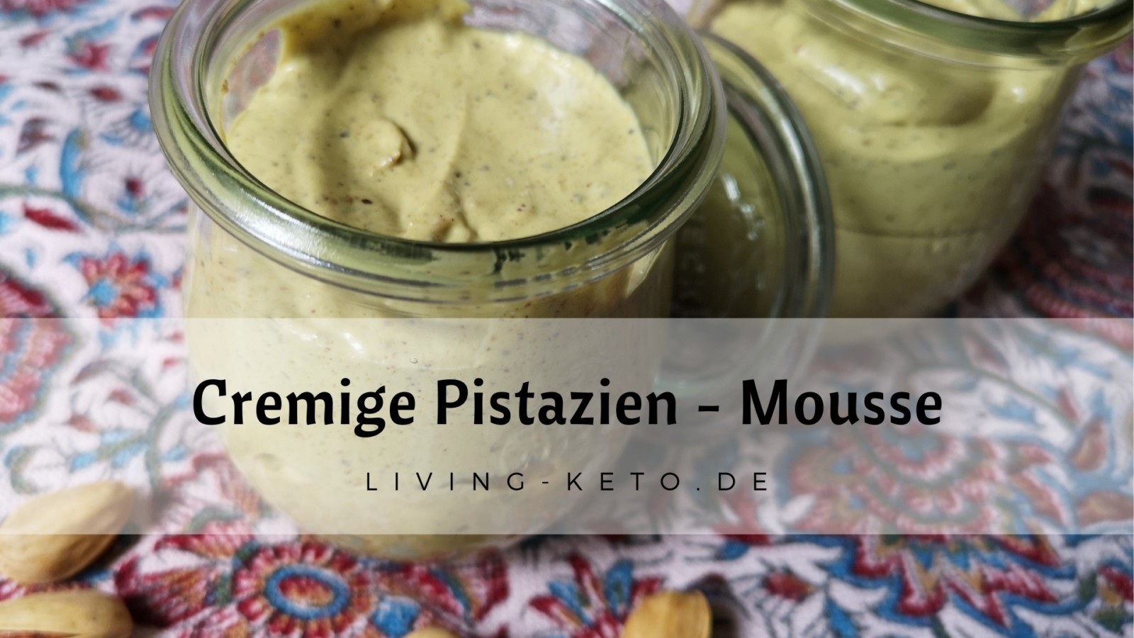 Du betrachtest gerade Cremige Pistazien-Mousse – Ein himmlisch ketogenes Dessert mit Pistazienbutter